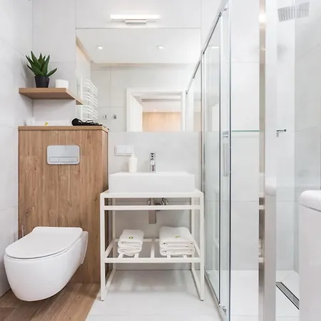 Inpoint Wawel View With Free Parking 아파트호텔 4*