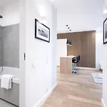 Inpoint Wawel View Between Old Town And Kazimierz Quarter Aparthotel 3*