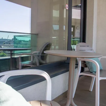 Inpoint Wawel View Apartments- Free Underground Parking Appart hôtel Cracovie